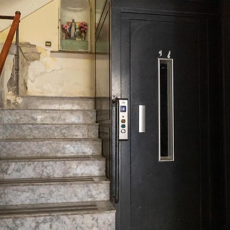 Apartment With Sea View With 2 Lifts Above Montesanto! Napoli Bagian luar foto