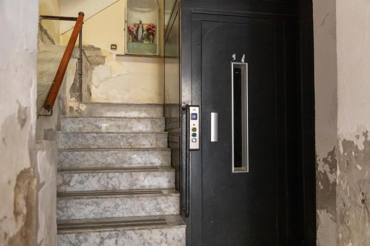 Apartment With Sea View With 2 Lifts Above Montesanto! Napoli Bagian luar foto