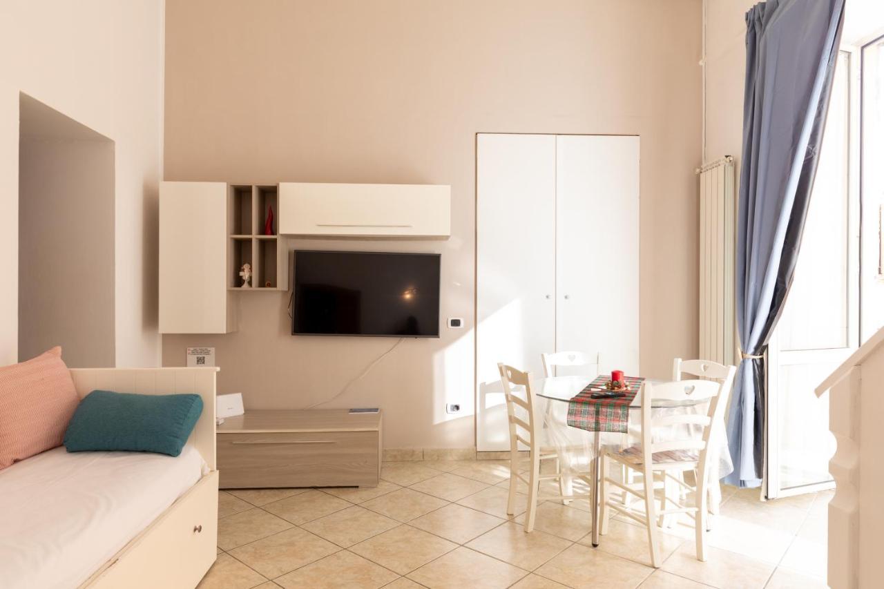 Apartment With Sea View With 2 Lifts Above Montesanto! Napoli Bagian luar foto
