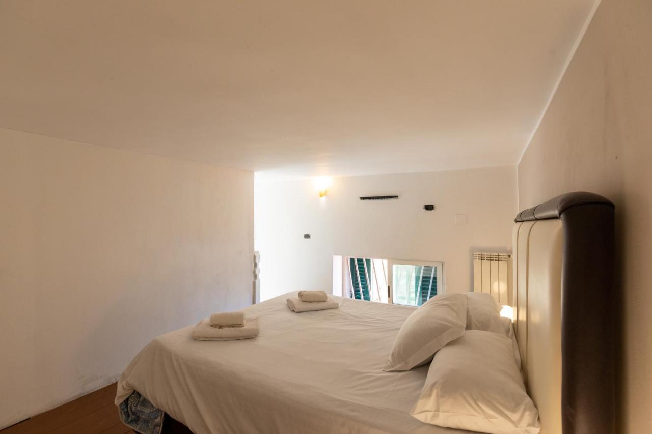 Apartment With Sea View With 2 Lifts Above Montesanto! Napoli Bagian luar foto