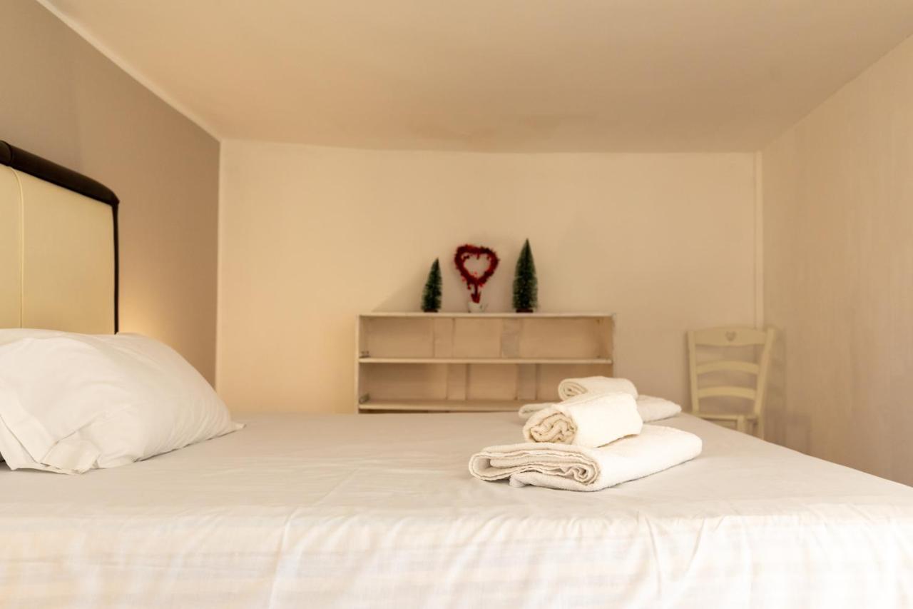 Apartment With Sea View With 2 Lifts Above Montesanto! Napoli Bagian luar foto
