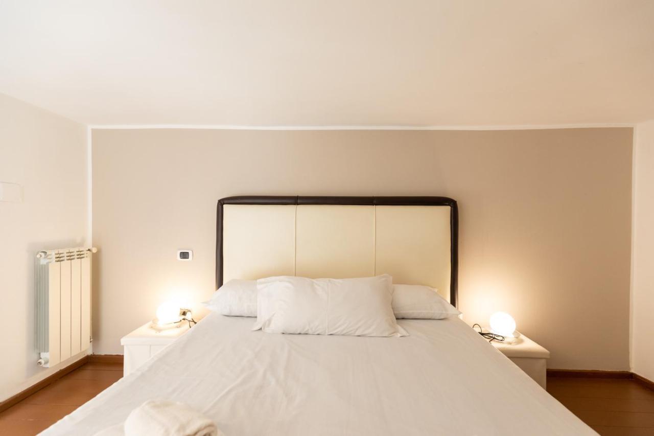 Apartment With Sea View With 2 Lifts Above Montesanto! Napoli Bagian luar foto