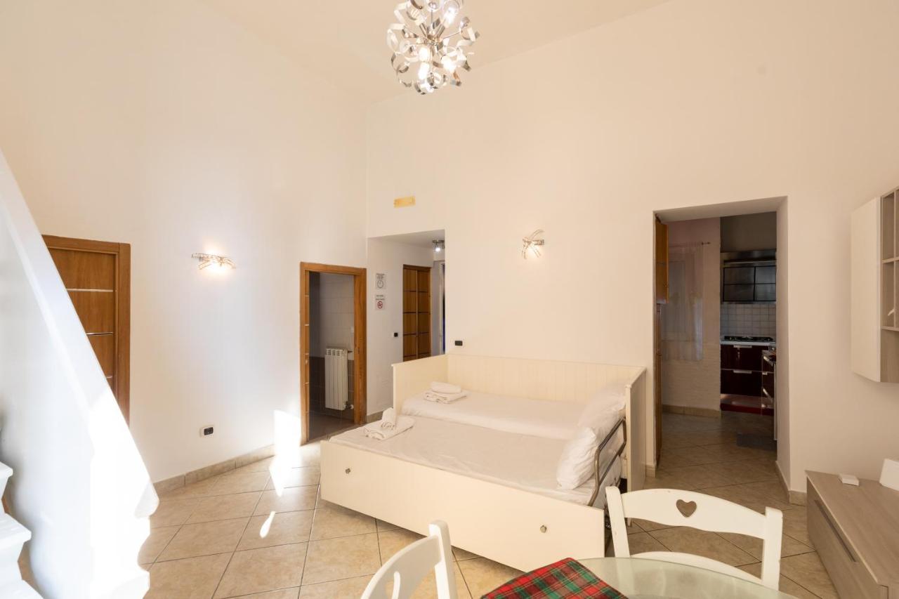 Apartment With Sea View With 2 Lifts Above Montesanto! Napoli Bagian luar foto