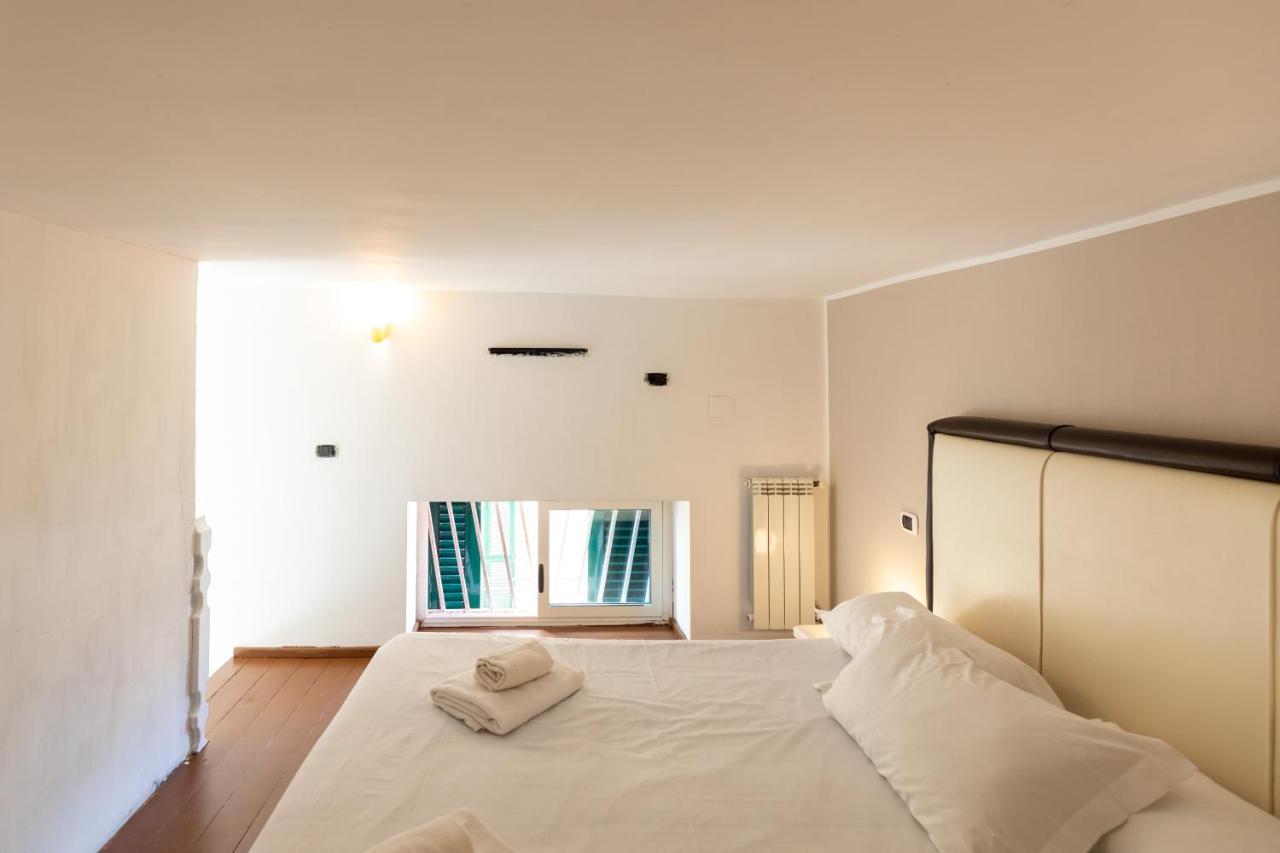 Apartment With Sea View With 2 Lifts Above Montesanto! Napoli Bagian luar foto